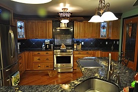 We can't all have gorgeous big kitchens! Photo: SWIMPHOTO/Flickr.com