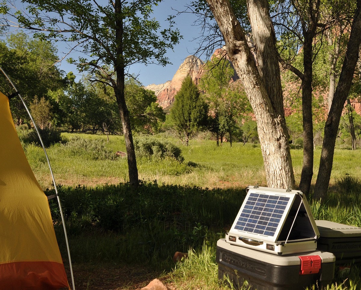 The solar generator in use in Zion National Park. Photo by Kevin Stevens for Networx.