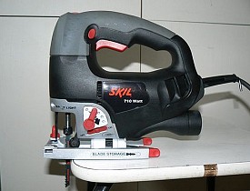 A Skil jigsaw, as photograpged by Zosma of Wikimedia Commons.