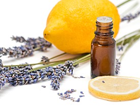 Aromatics, like lemons, lavender, and essential oils, are the basis of DIY bathroom deodorizers. (Photo: vasileva/istockphoto.com) 