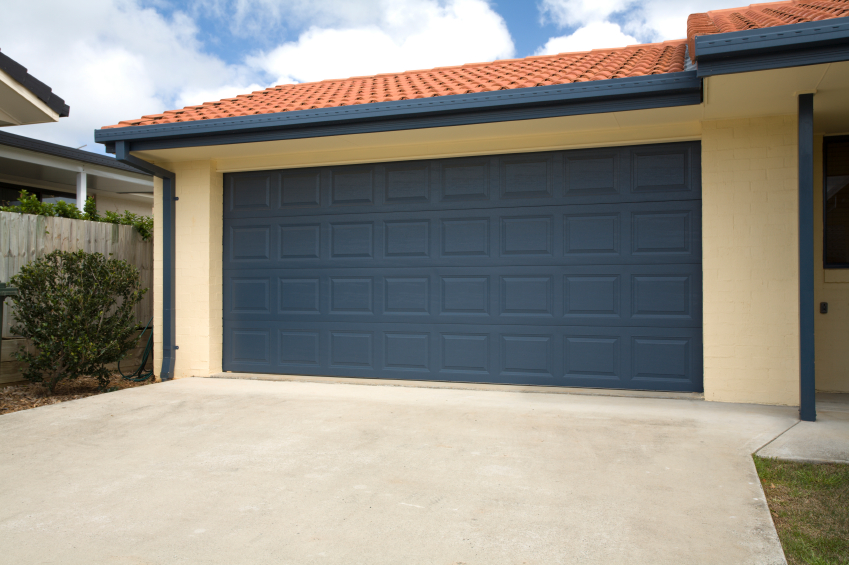 article_garagedoorblue_f393291659dd18991