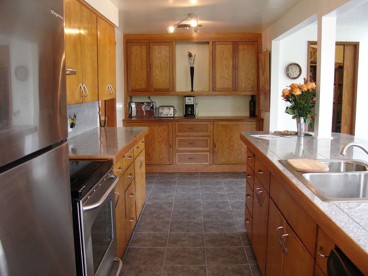 A beautiful modern kitchen. You're on your way.