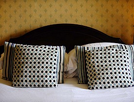 Feng Shui expert Ann Bingley Gallops of Open Spaces Feng Shui dishes out tips for improving your love life by improving your bedroom's Feng Shui. (Photo: The Falcondale/Flickr)