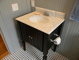 A beautiful bathroom renovated by the author, Matt Hoots of SawHorse, Inc. Photo via Hometalk.