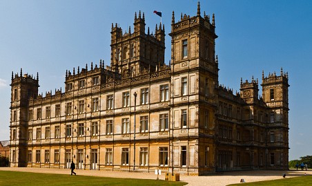 Highclere Castle (Downton Abbey) photographed by Richard Munckton/Flickr
