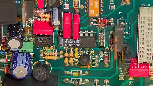 Circuit of an Air conditioner.jpg from Wikimedia Commons by Eatcha, CC-BY 4.0