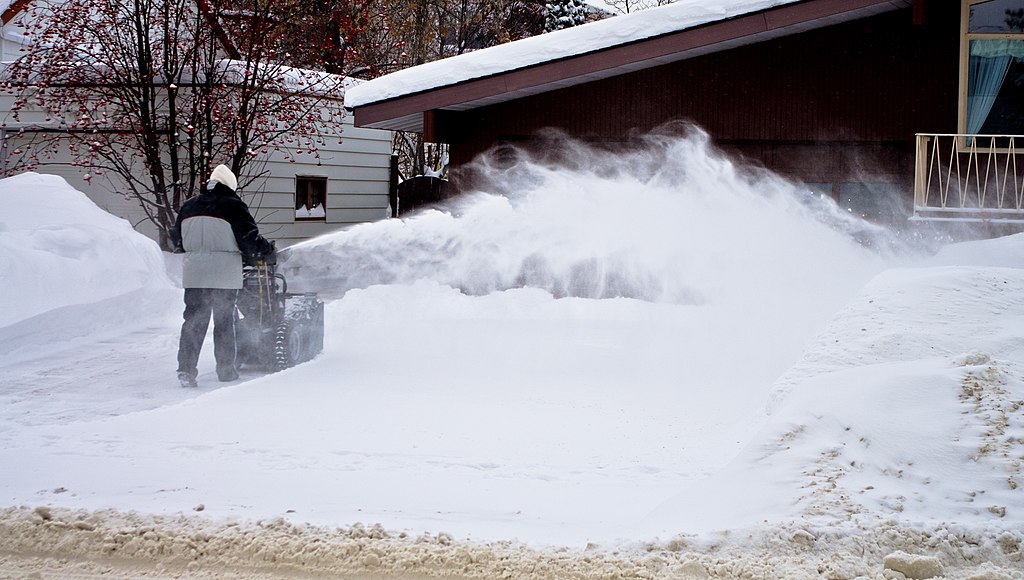 Snow blower by Kurt Bauschardt/Wikimedia Commons