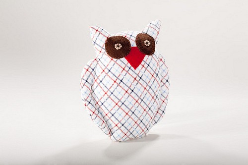 Owl pillow photo by boujandnouna/Flickr Creative Commons.