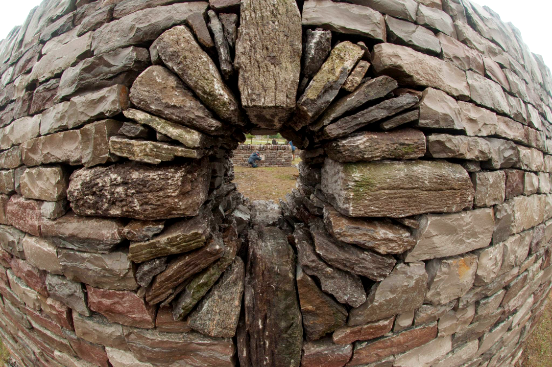 Stone window/Sunny Weiler