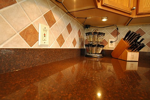 Quartz countertop in kitchen by Worktop Projects/flickr
