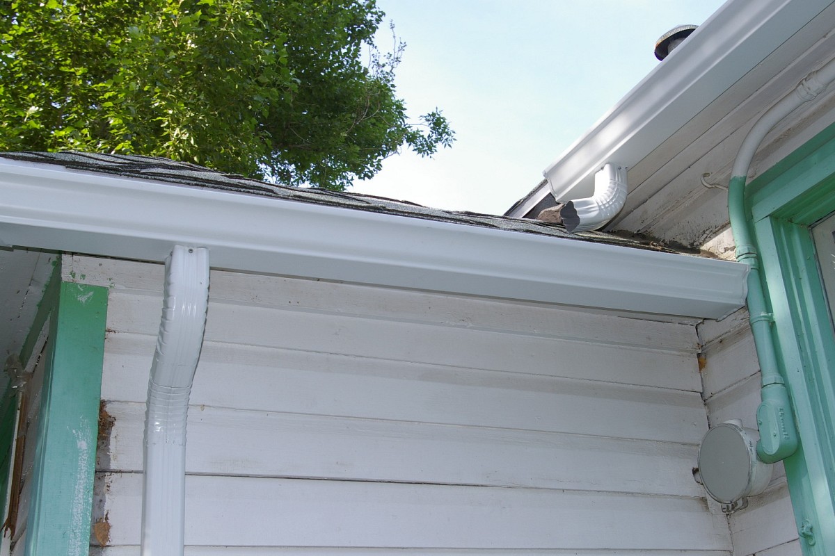 Gutter and downspout by Kim Siever/flickr