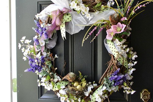 Spring wreath  Karen Cox / flickr 