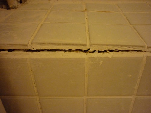 signs of a bad tile job