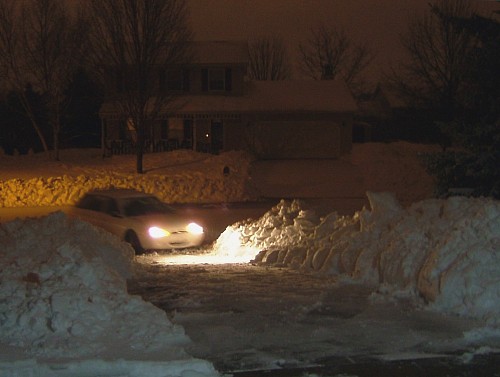 Snowy driveway by jess2284/flickr
