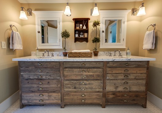 Bathroom updates like new fixtures and linens can stretch a small budget. (Photo: istockphoto.com)