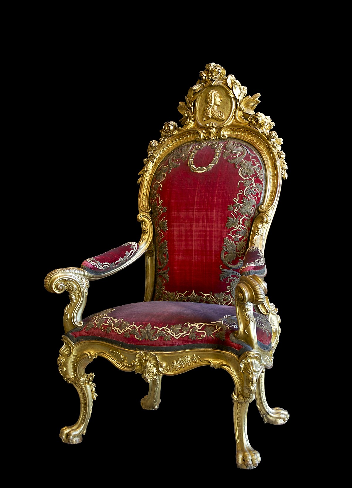 Photo of the throne of Charles III of Spain by Jebulon/Wikimedia Commons.