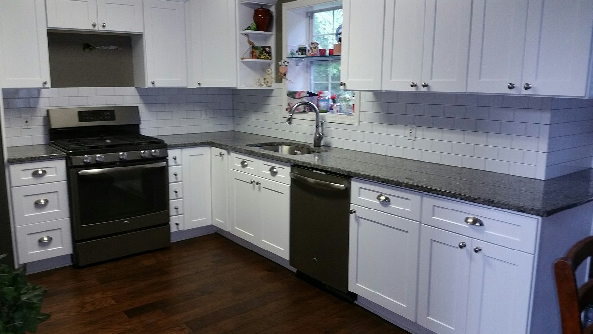 Subway tile backsplash in kitchen remodel