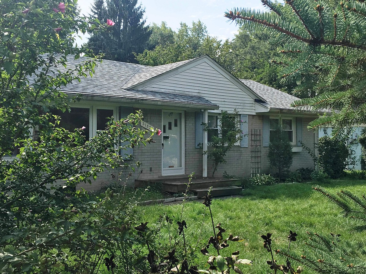 House looks good with replacement roof