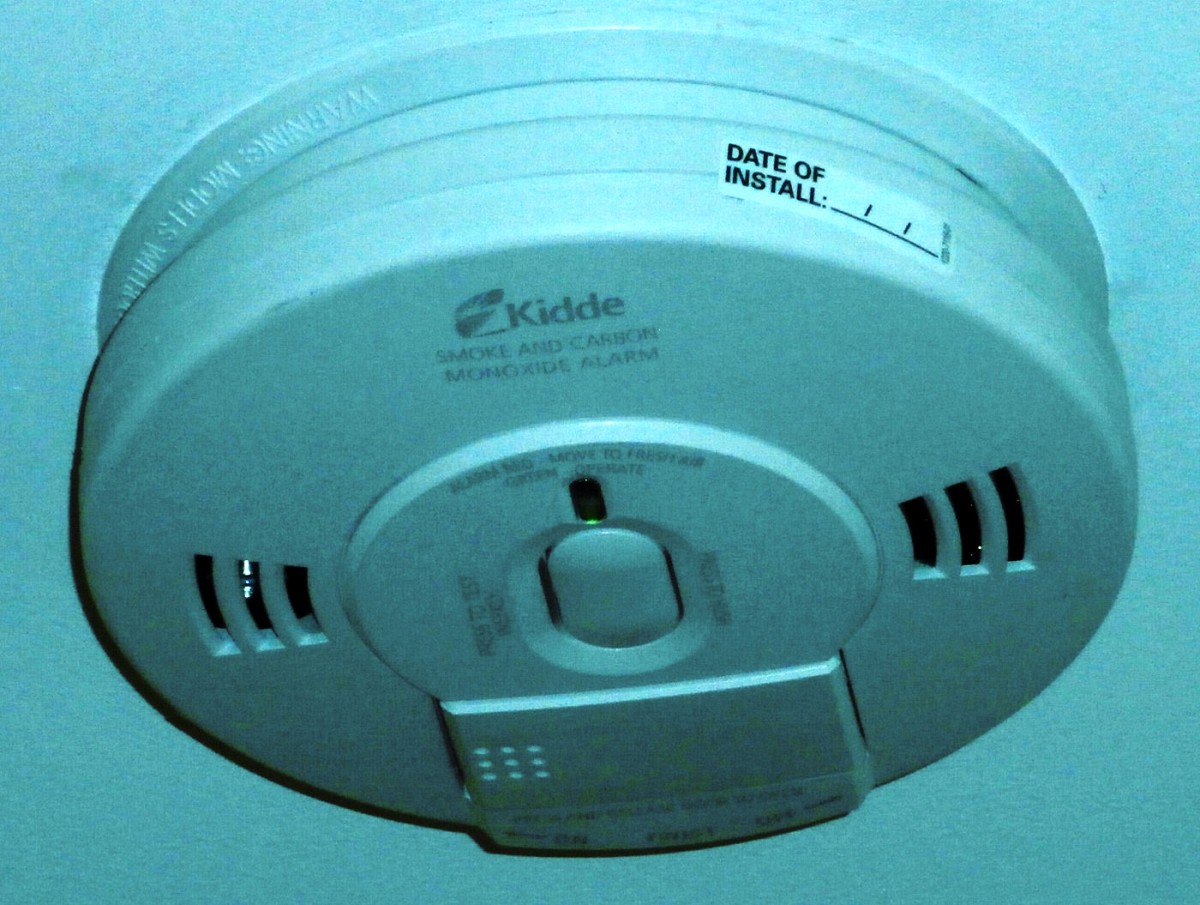 Smoke detector installation