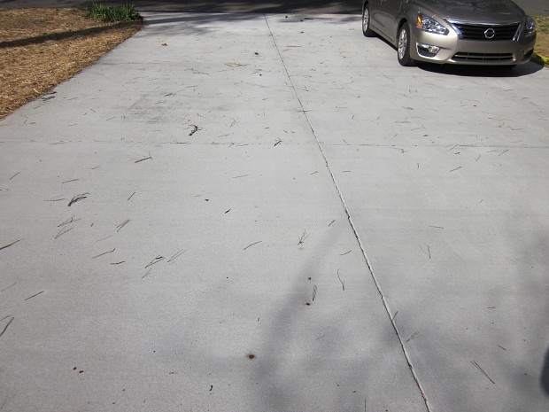 Professional quality concrete driveway 
