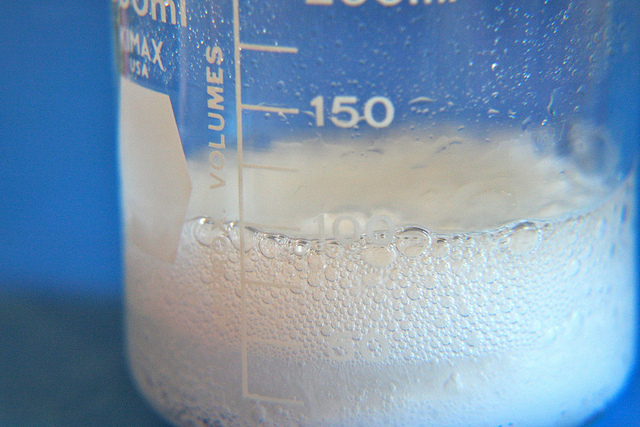 Solvay Soda alkaline detergent powder 